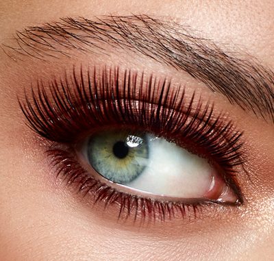 Look con pestañas Burgundy (Máscara Multi-Extense)